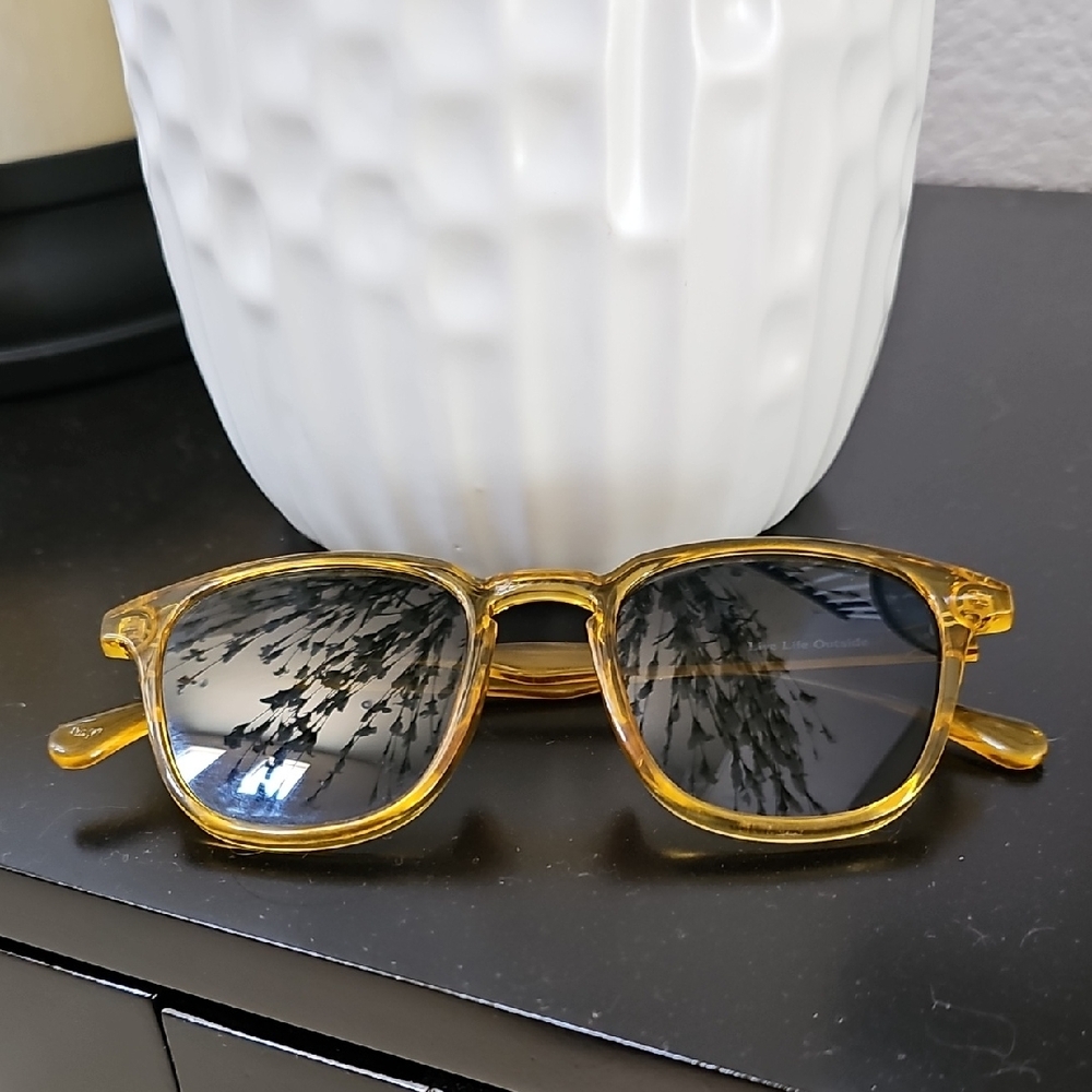 Stylish Gold Sunglasses